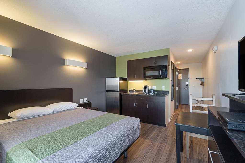 Studio 6-Bruderheim, Ab Hotel Room photo